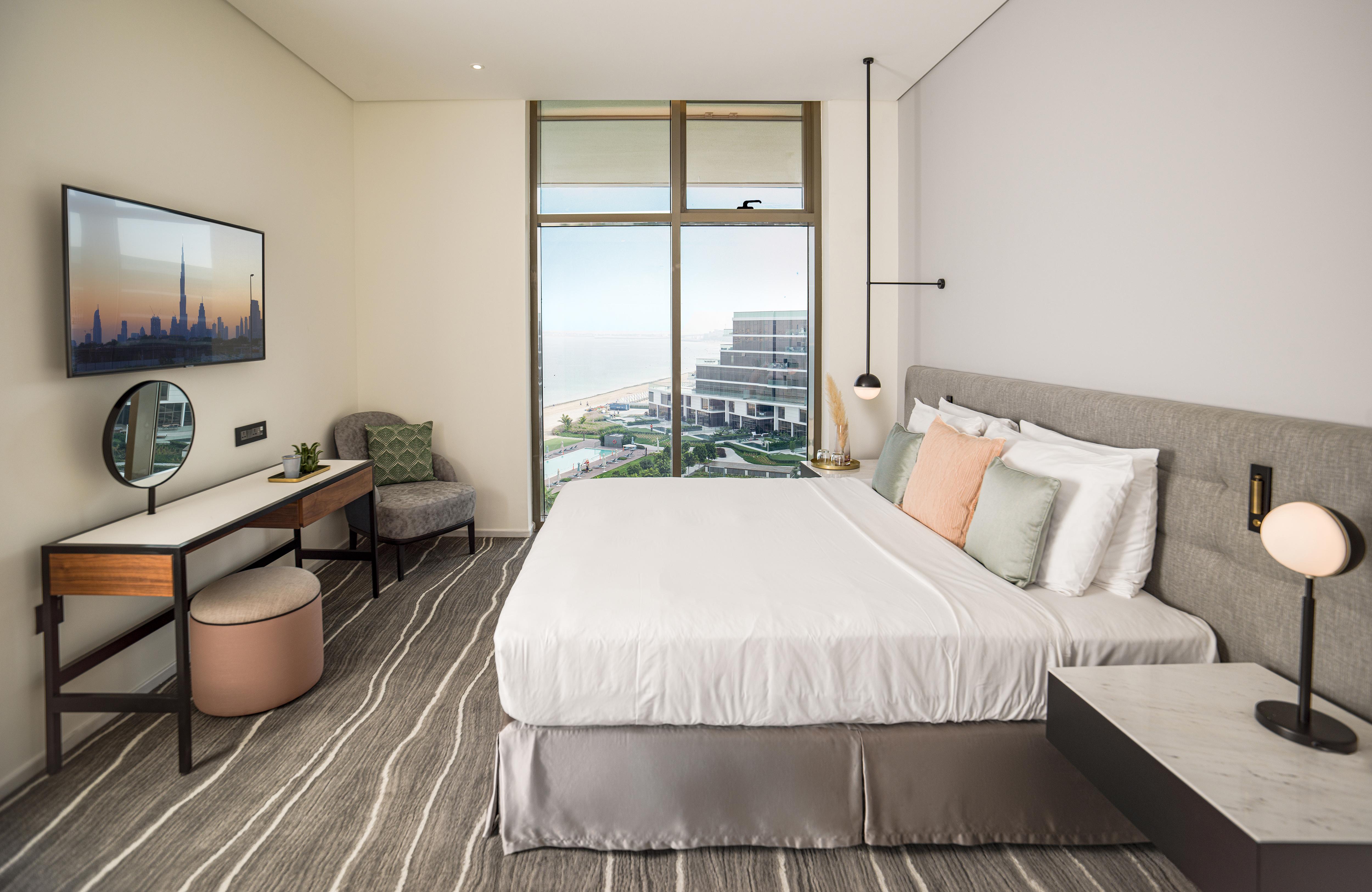 Th8 Palm Dubai Beach Resort, Vignette Collection By Ihg Exterior photo A bedroom at the hotel