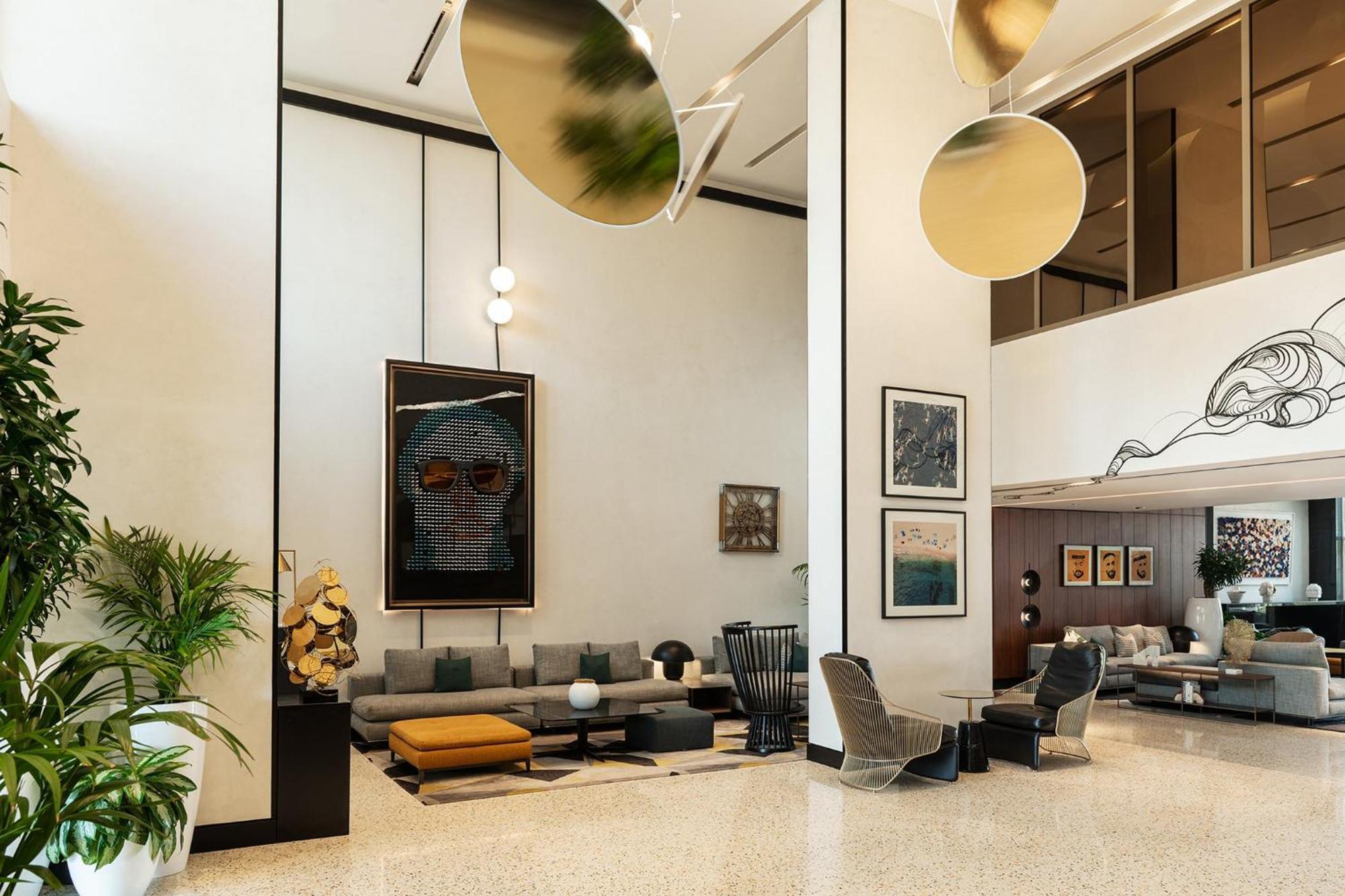Th8 Palm Dubai Beach Resort, Vignette Collection By Ihg Exterior photo The lobby of the hotel