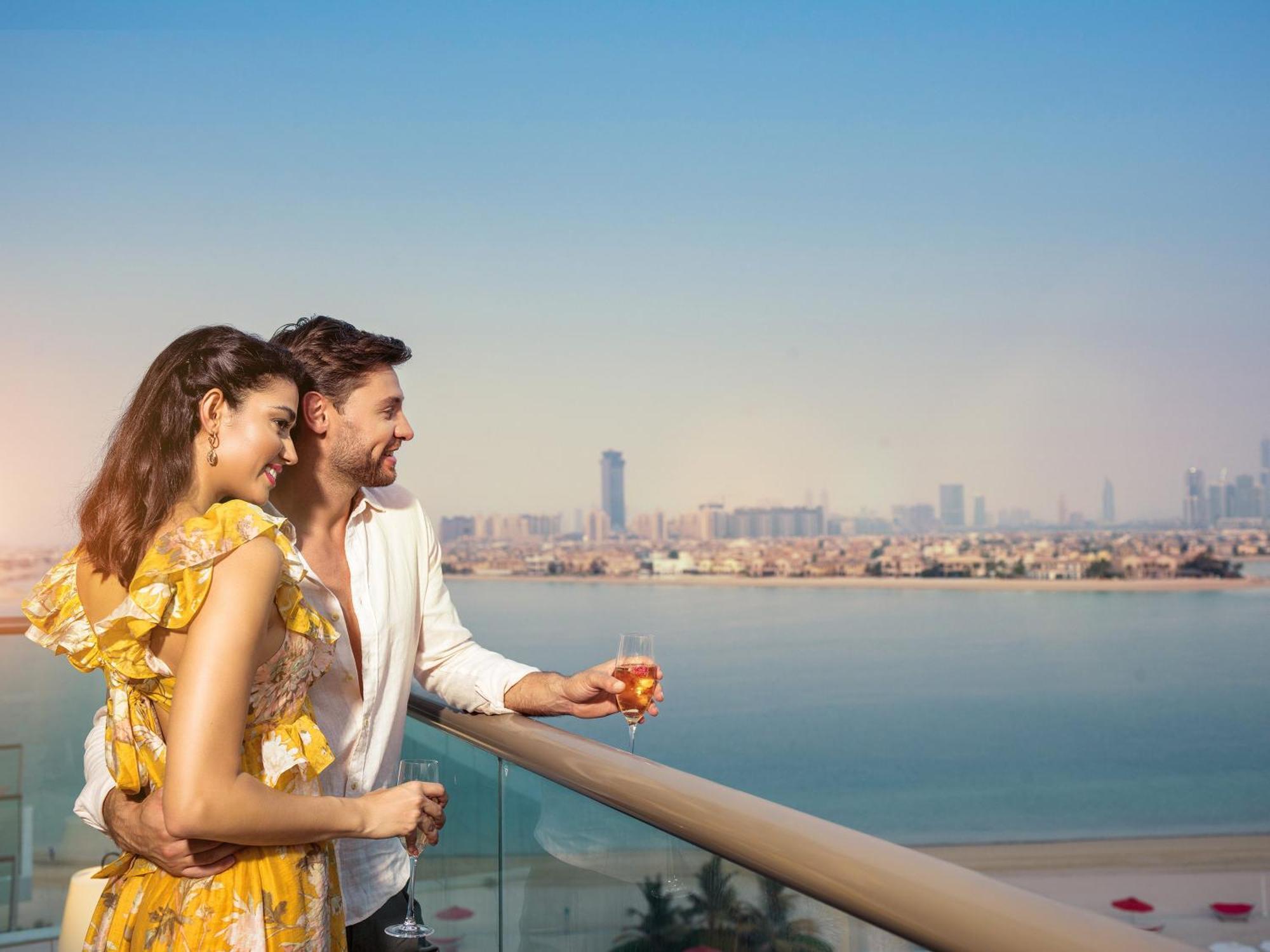 Th8 Palm Dubai Beach Resort, Vignette Collection By Ihg Exterior photo View from the balcony of a 2-bedroom apartment