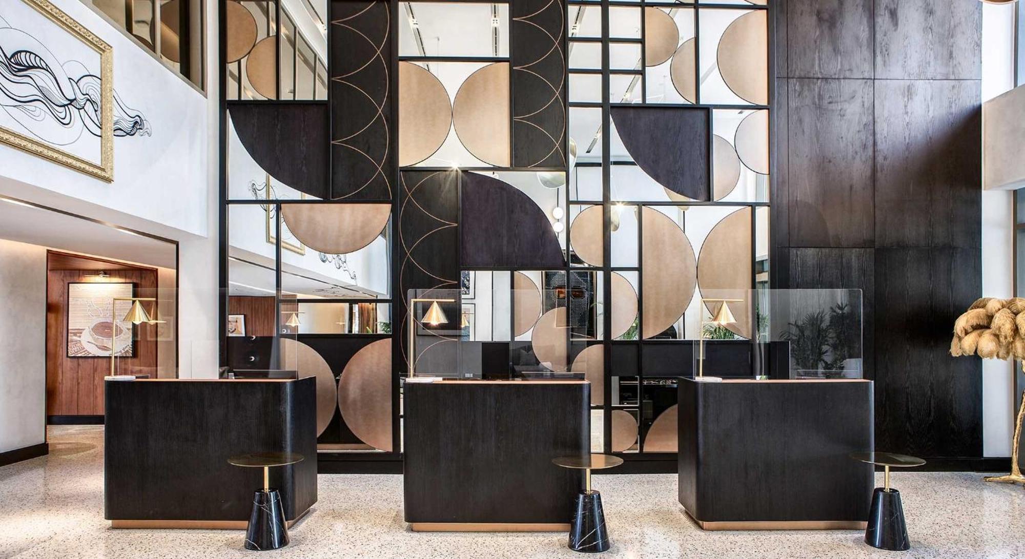 Th8 Palm Dubai Beach Resort, Vignette Collection By Ihg Exterior photo The lobby of the hotel