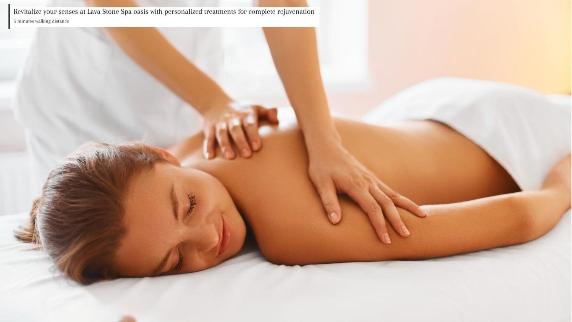Th8 Palm Dubai Beach Resort, Vignette Collection By Ihg Exterior photo A woman receiving a massage