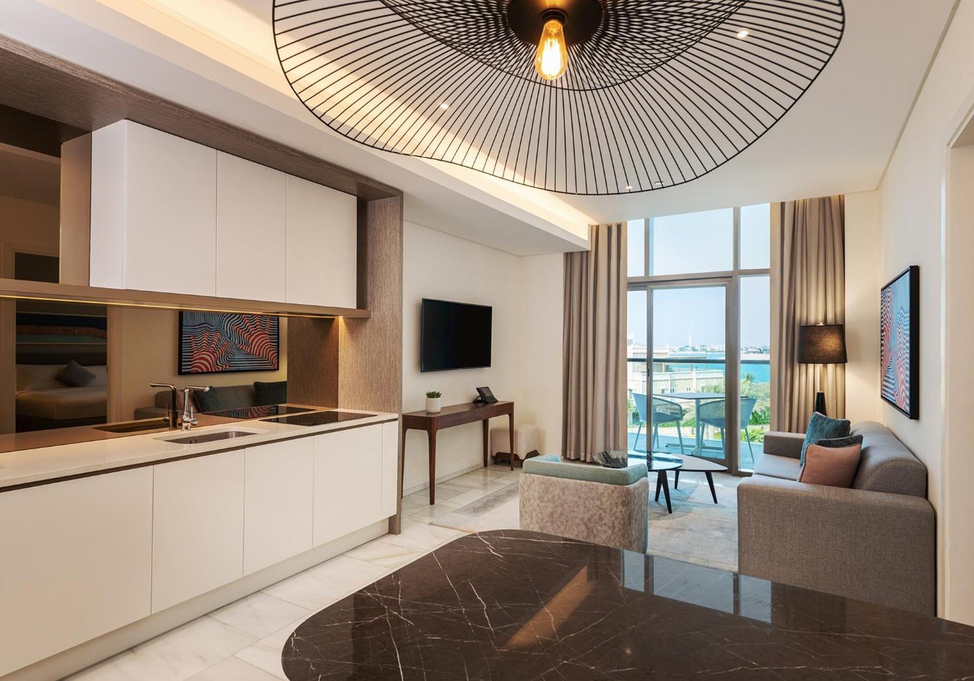 Th8 Palm Dubai Beach Resort, Vignette Collection By Ihg Exterior photo