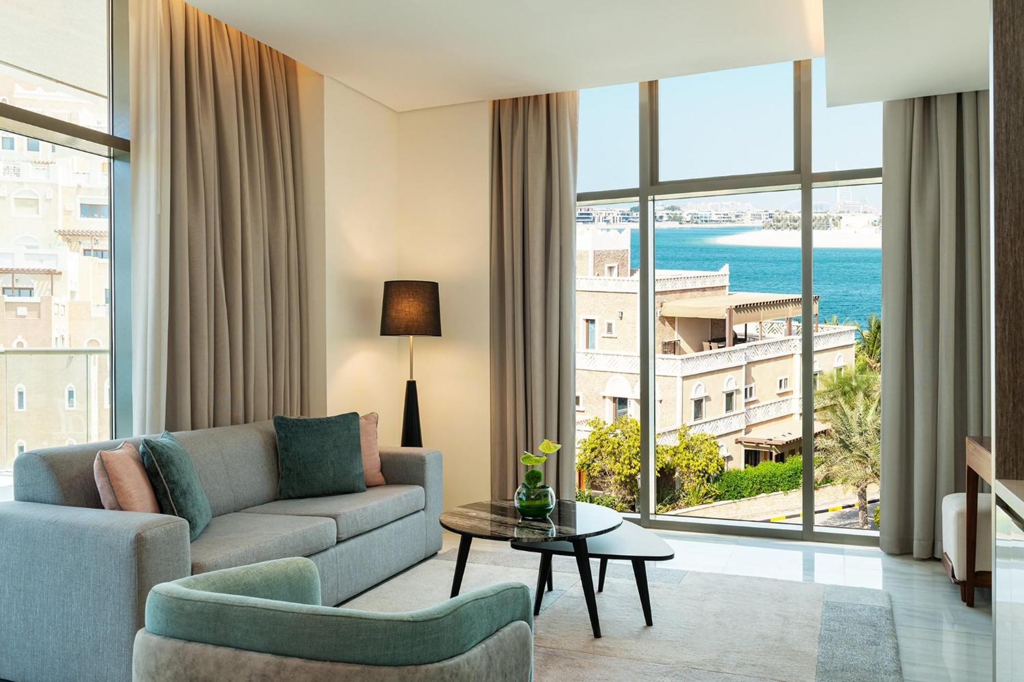 Th8 Palm Dubai Beach Resort, Vignette Collection By Ihg Exterior photo