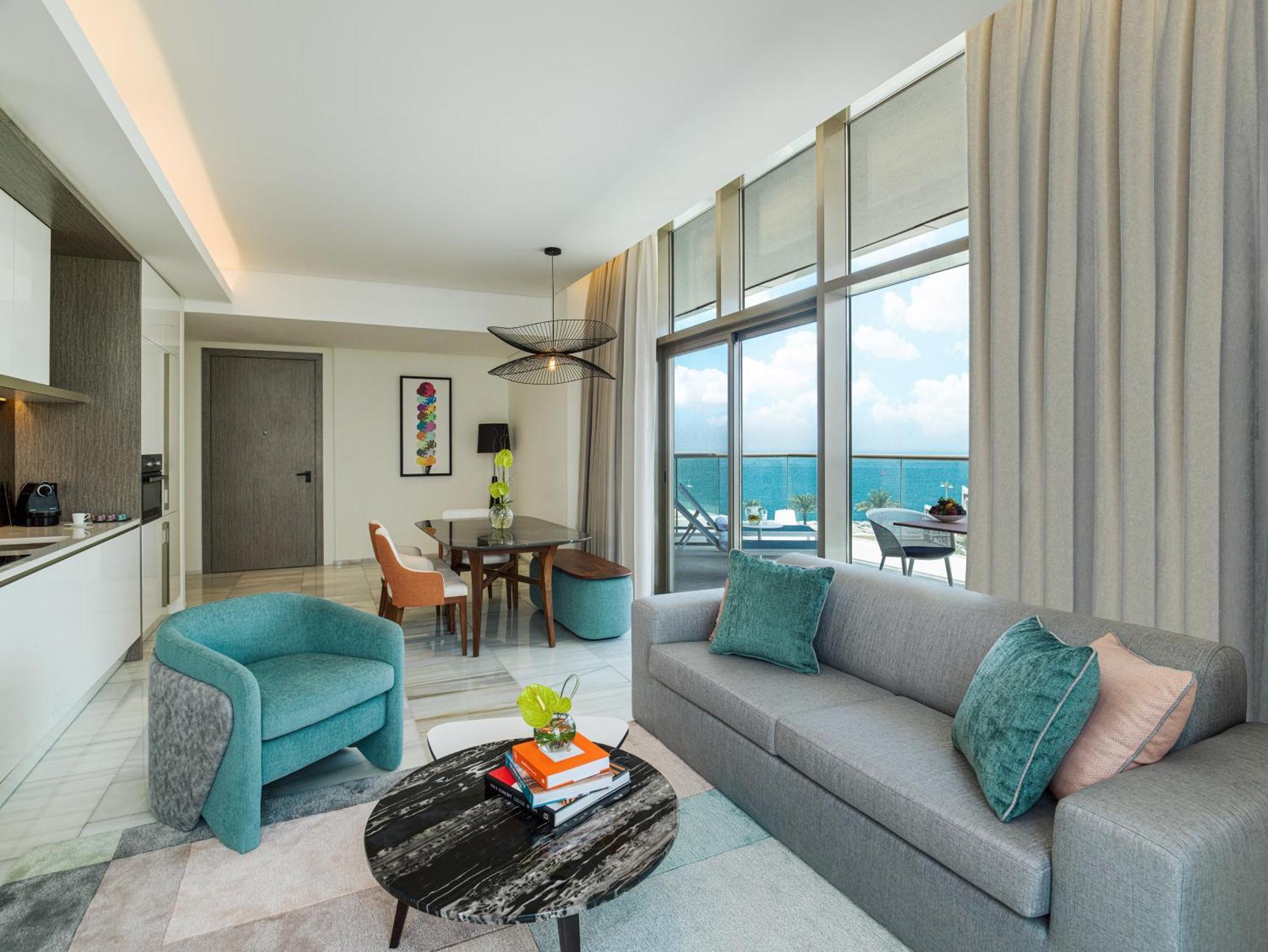 Th8 Palm Dubai Beach Resort, Vignette Collection By Ihg Exterior photo