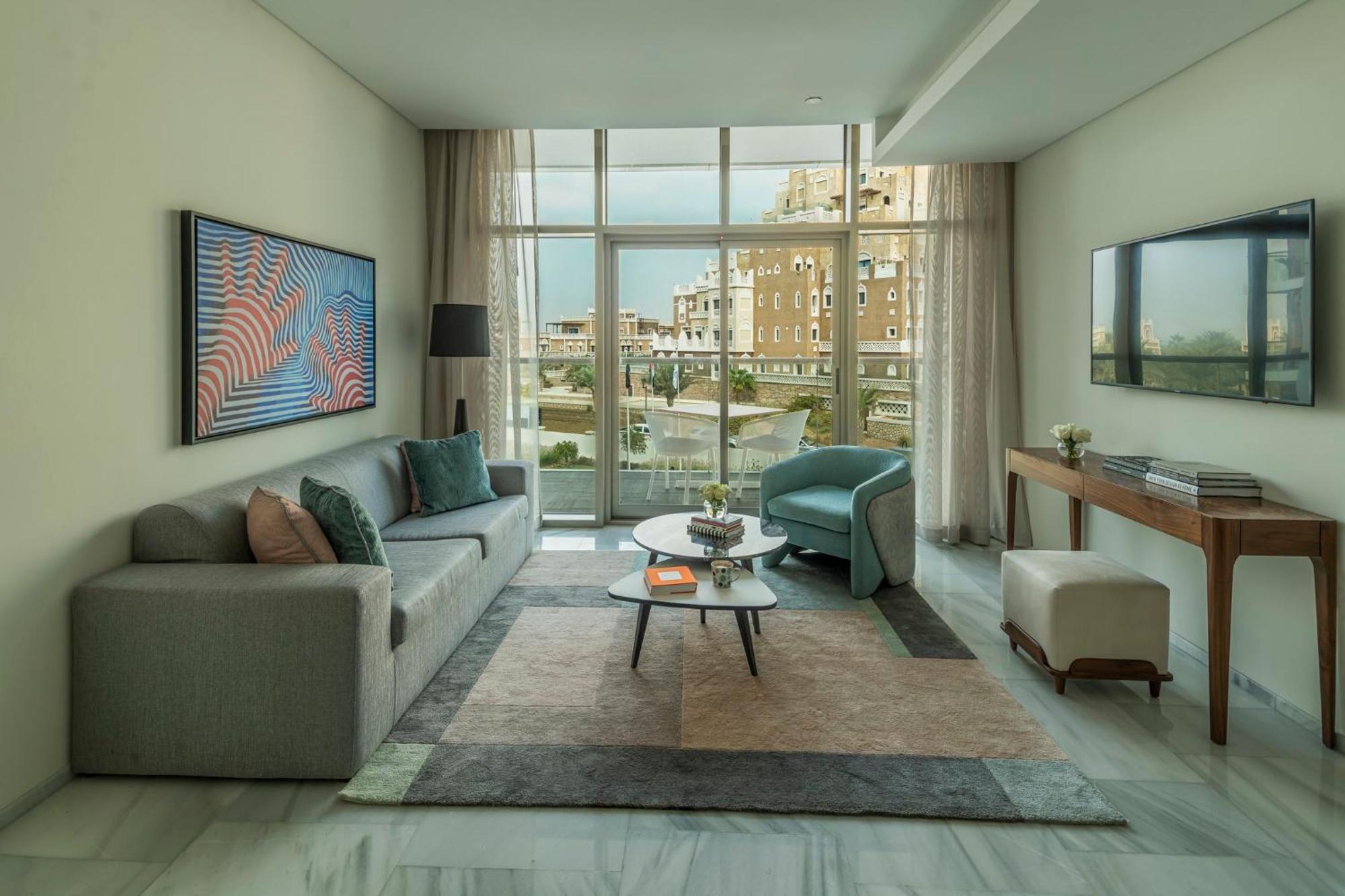 Th8 Palm Dubai Beach Resort, Vignette Collection By Ihg Exterior photo