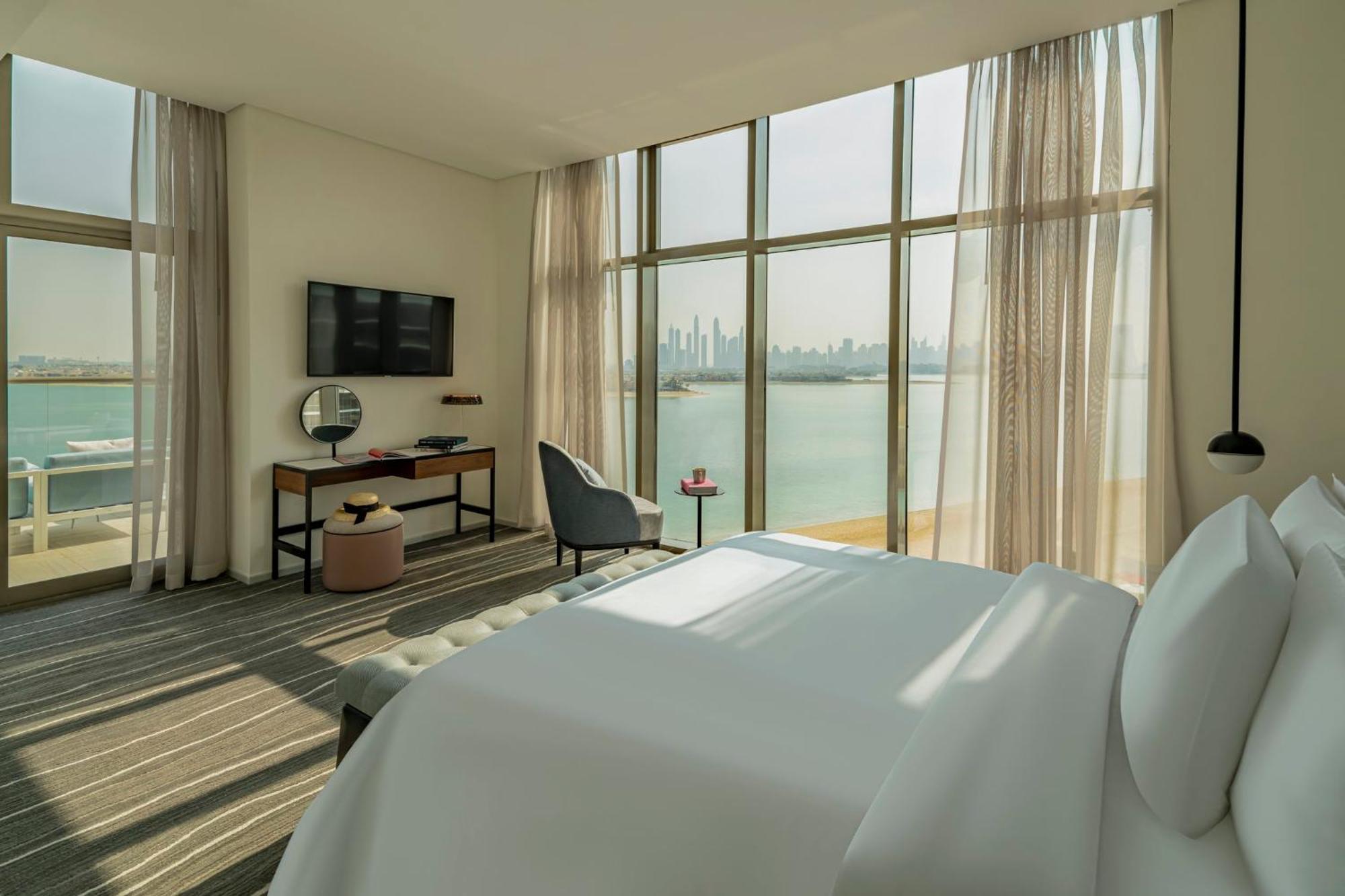 Th8 Palm Dubai Beach Resort, Vignette Collection By Ihg Exterior photo